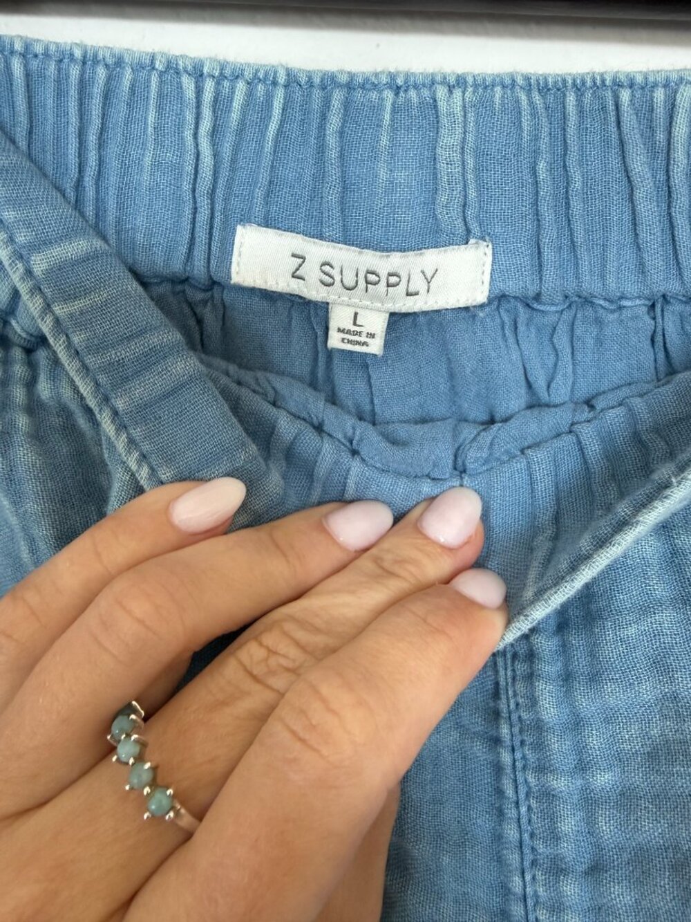 Z Supply Emory Airy Gauze Short in Blue size Large - Picture 3 of 3